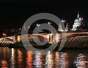 Londra ponte notte 