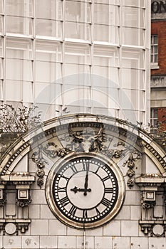London Bridge old clock