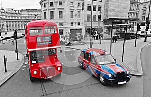 London bus and cab