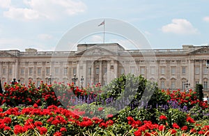Buckingham Palace, London, England, August 2014 - Buckingham Palace and formal garden
