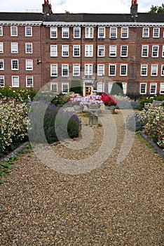 London: Gray's Inn legal chambers gardens v