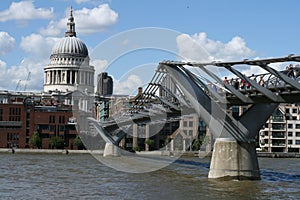 London / Millennium Bridge