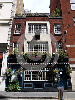 London: old pub with flower baskets