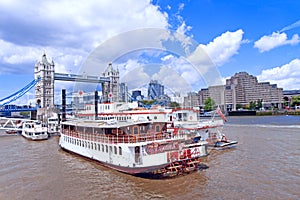 London river boat ride