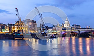 London St paul cathedral sunset