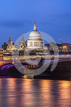 London St paul cathedral sunset