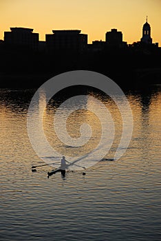 Lone sculler