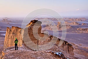 Solitario uomini deserto 