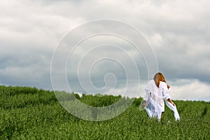 Solitario una mujer externo 