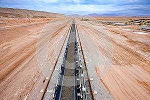 Long conveyor belt