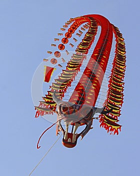 Long dragon kite