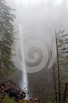 Long exposure a Multnomah waterfalls, Oregon, U.S.A