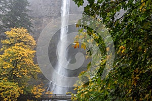 Long exposure a Multnomah waterfalls, Oregon, U.S.A