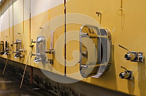 Long exposure of stainless steel fermentation vessels