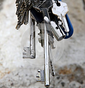 Long key and other keys to open the door lock