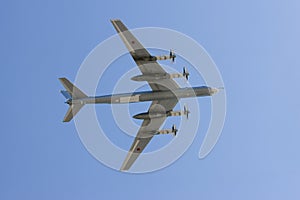 Long-range strategic bomber