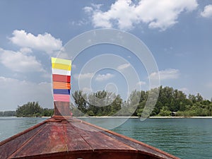 Long-tail boat at the Khuan Tung Ku river