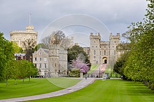 Long walk to Windsor castle near London, UK