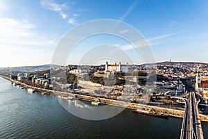 Pohľad na hlavné mesto z výšky - Bratislavu na Slovensku