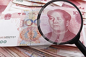 Looking close on a Chinese 100 RMB banknote.