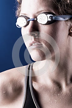 Looking sideways woman swimmer