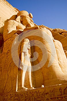 Looking up at the amazing statues outside of the temple of Rameses II