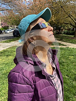 Looking up at the Partial Solar Eclipse in Washington DC