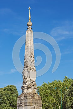 Looking up at the pyramid of the bois de Vincennes