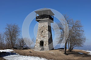 Rozhľadňa a vyhliadková veža na vrchole kopca, Martacký vrch, Zákopcie, Javorníky, Slovensko