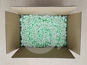 Loose fillers in the parcel box for shipping protection