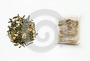 Loose green tea and teabag photo