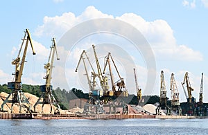 A lot of harbor crane