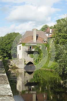 Lot river in Saint-Cirq-Lapopie, France