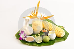 Lotion to reduce dark spots with corn, lemon and honey.