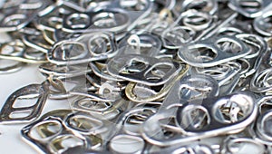 lots of aluminum hoops It can be used to make prosthetic legs for people with disabilities.