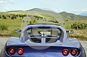 Lotus Elise - gran sasso national park valley view