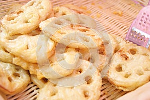 Lotus root slices fried