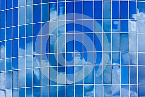 ÃÂ¡louds and blue sky reflected.