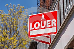 A Louer sign For rent in french in Canada