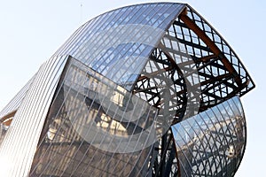 Louis Vuitton Foundation building LVMH architect frank gehry