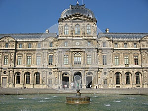 Louvre museum photo