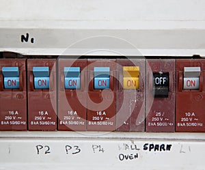 Low voltage circuit breaker