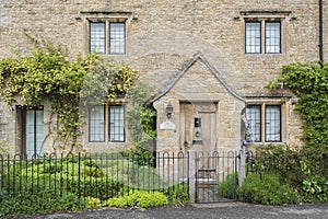 Typical Cotswold cottages on the River Eye, Lower Slaughter, Gloucestershire, Cotswolds, England, UK