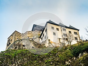 Dolný pohľad na Trenčiansky hrad, Slovensko.
