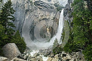 Lower Yosemite Fall, travel in Yosemite National Park, California, USA