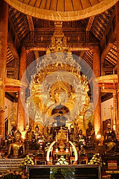 Luang Phor Phet, the principal Buddha image and beautiful Buddha statues at Wat Phra That Chom Thong Worawihan.