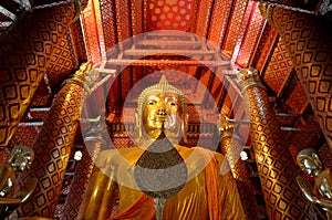 Luang Phor Toh in Wat Yai Chaimongkol