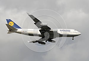 Lufthansa Boeing 747 jumbo jet landing