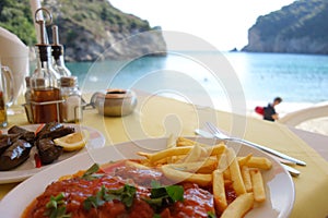 Lunch dolma at a seaside