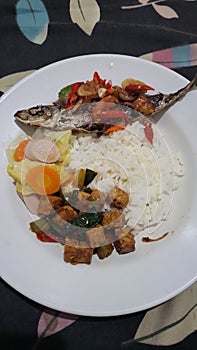 Lunch time  indonesiafood  localfood  mixrice  balilife photo